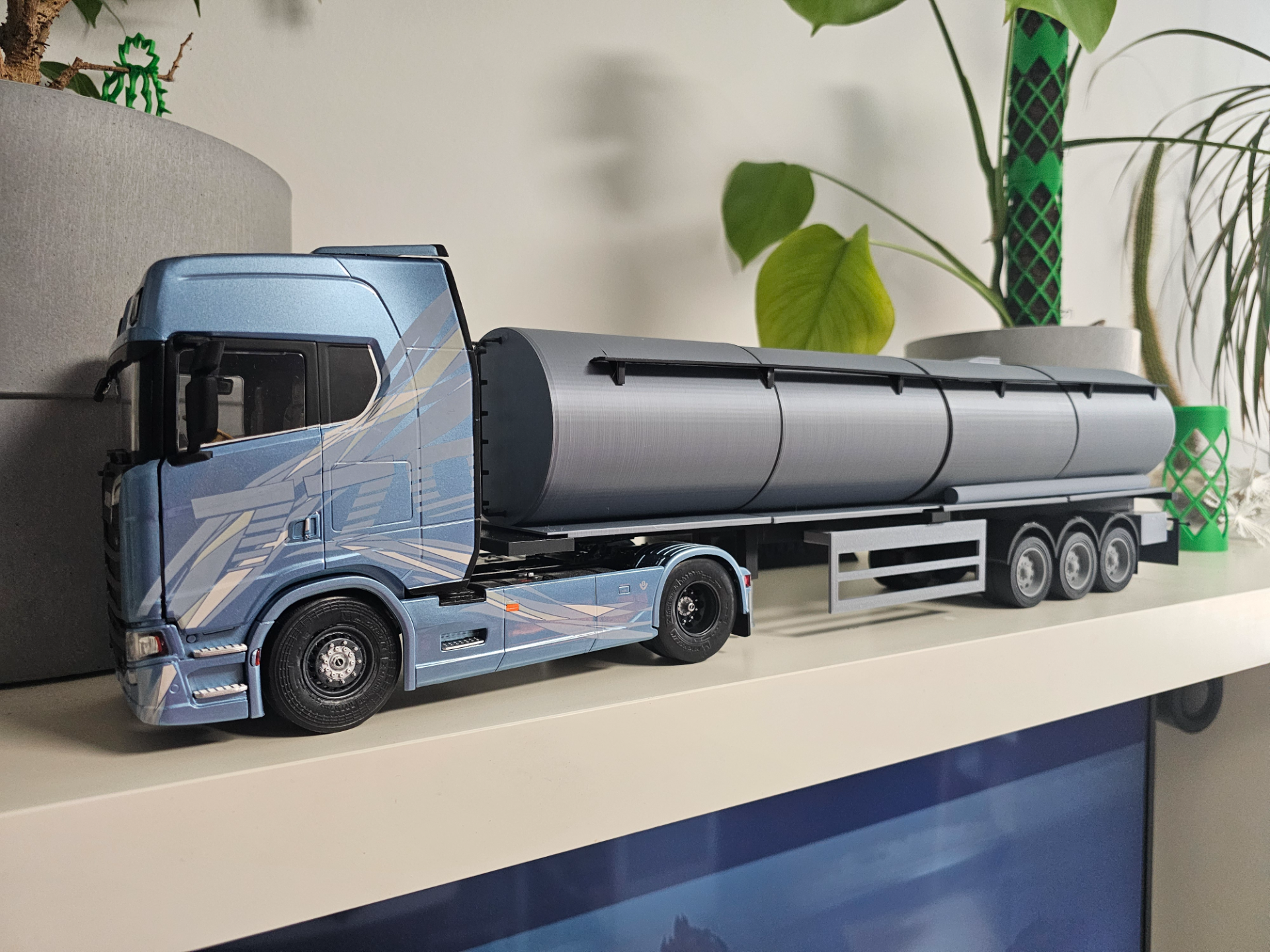 1:24 40ft. Tanker Trailer for Trucks - no AMS
