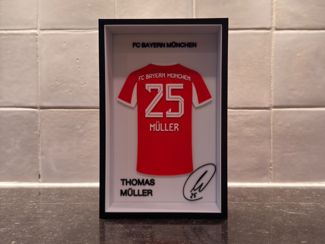 Thomas Müller - FC Bayern München - Jersey Frame