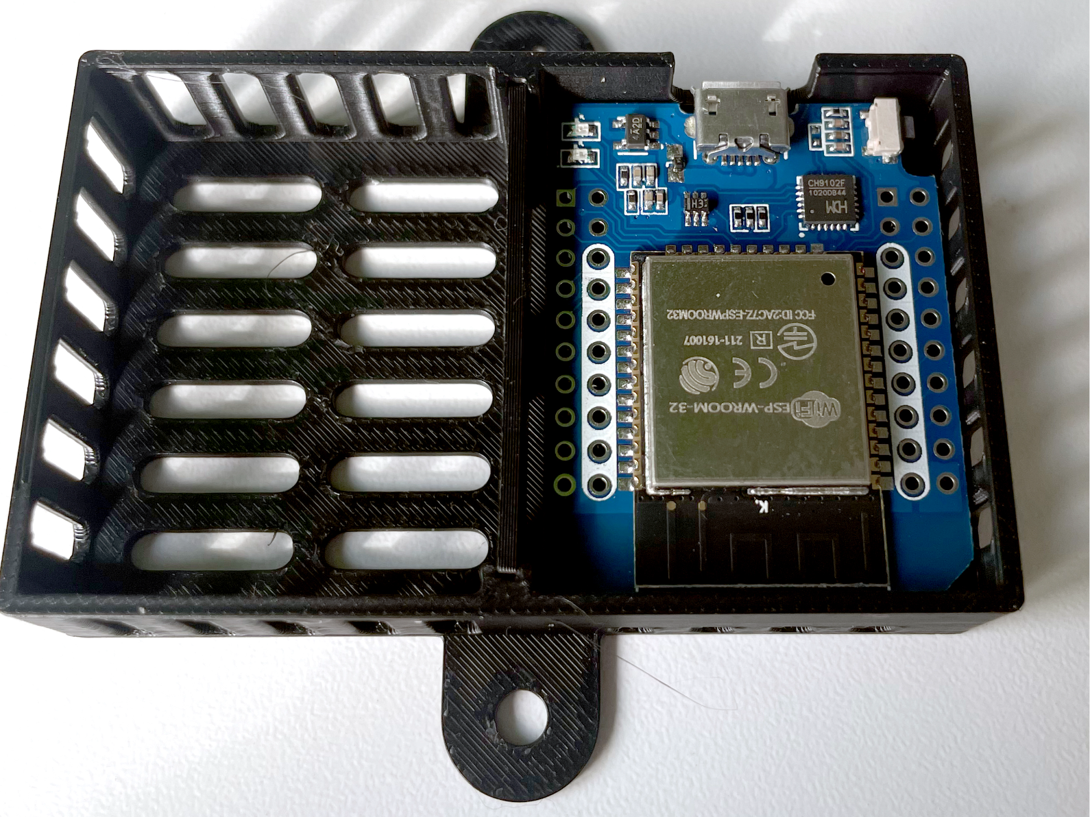 ESP32 mini Case with sensor cage