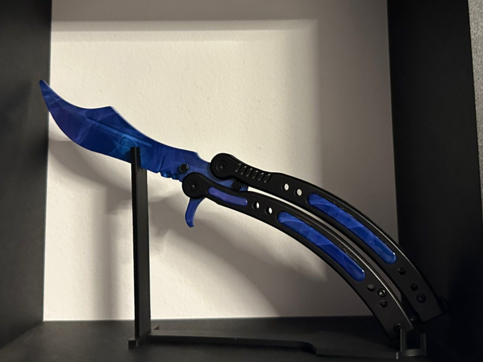 CS2 Butterfly Knife Stand