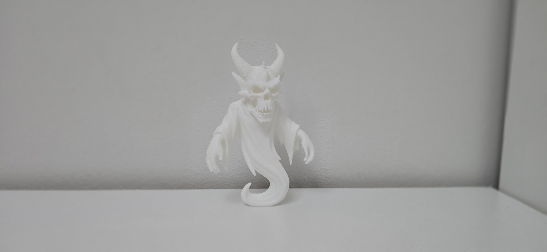Horned Skull Wraith – Halloween Horror
