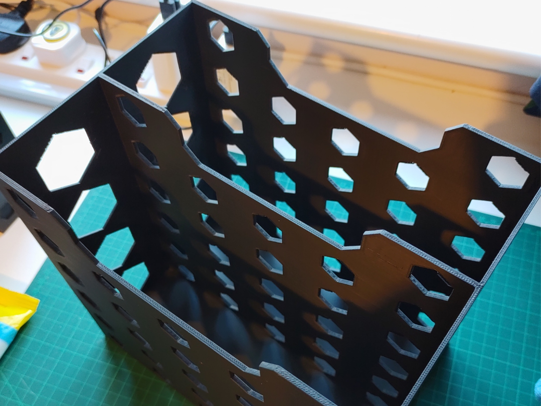 Filament storage box
