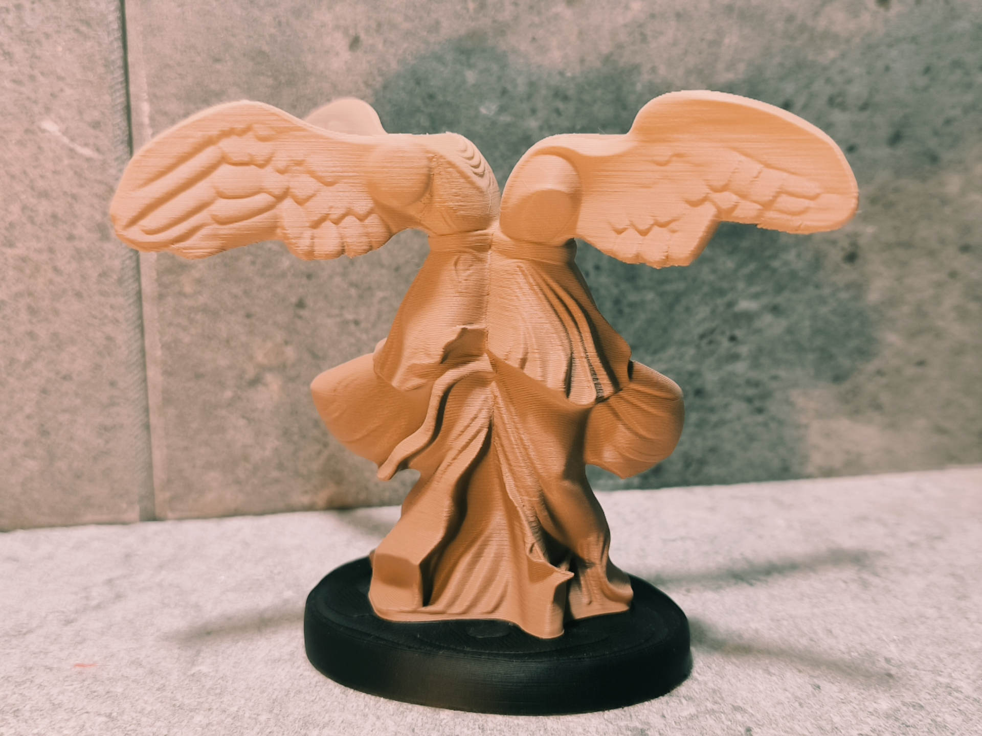 Salvador Dali - Double Nike de Samothrace