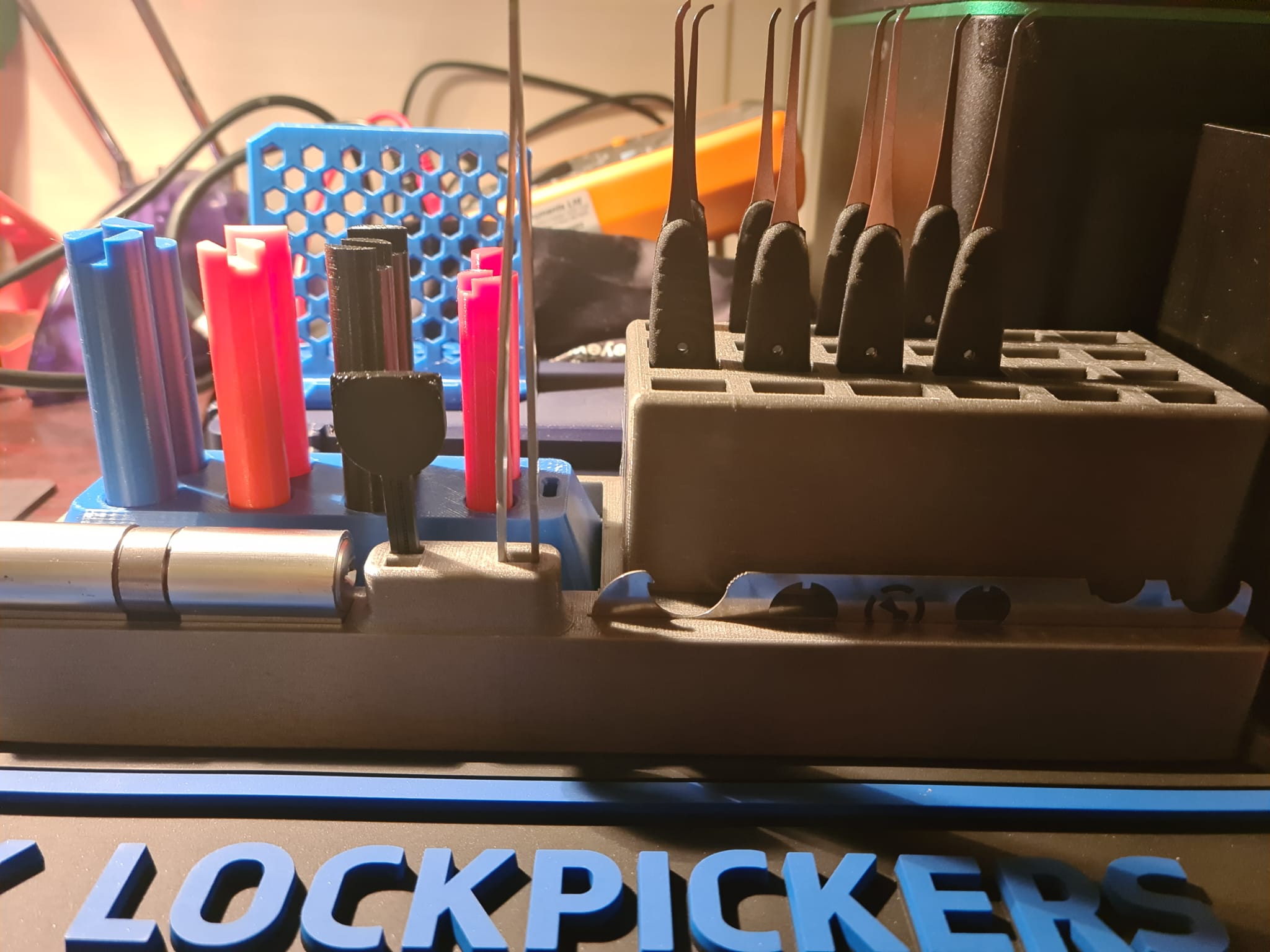 Locksport Gutting Station/Pick Holder