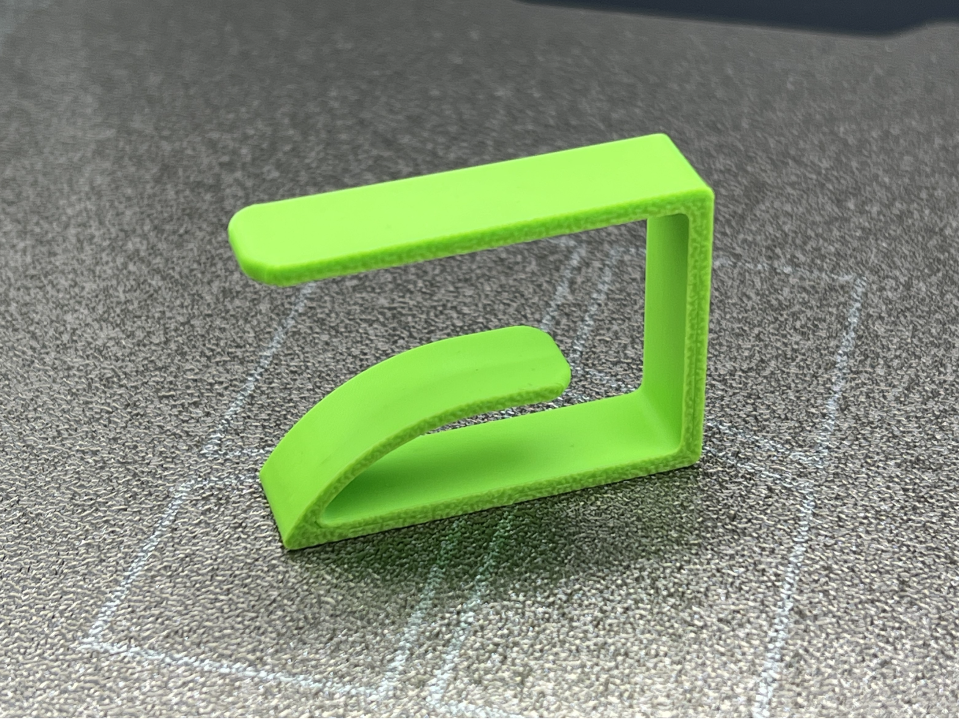 Tablecloth clip
