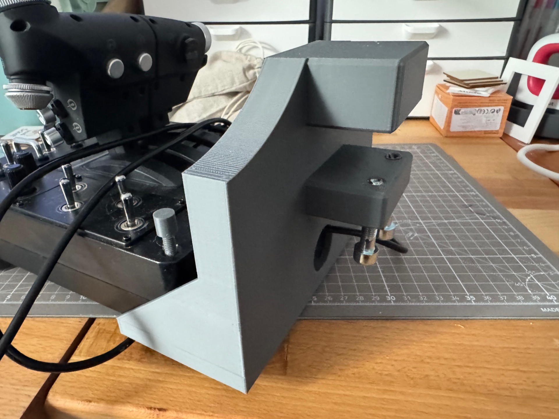 Logitech X-56 HOTAS Tischhalterung Remix für 27 mm