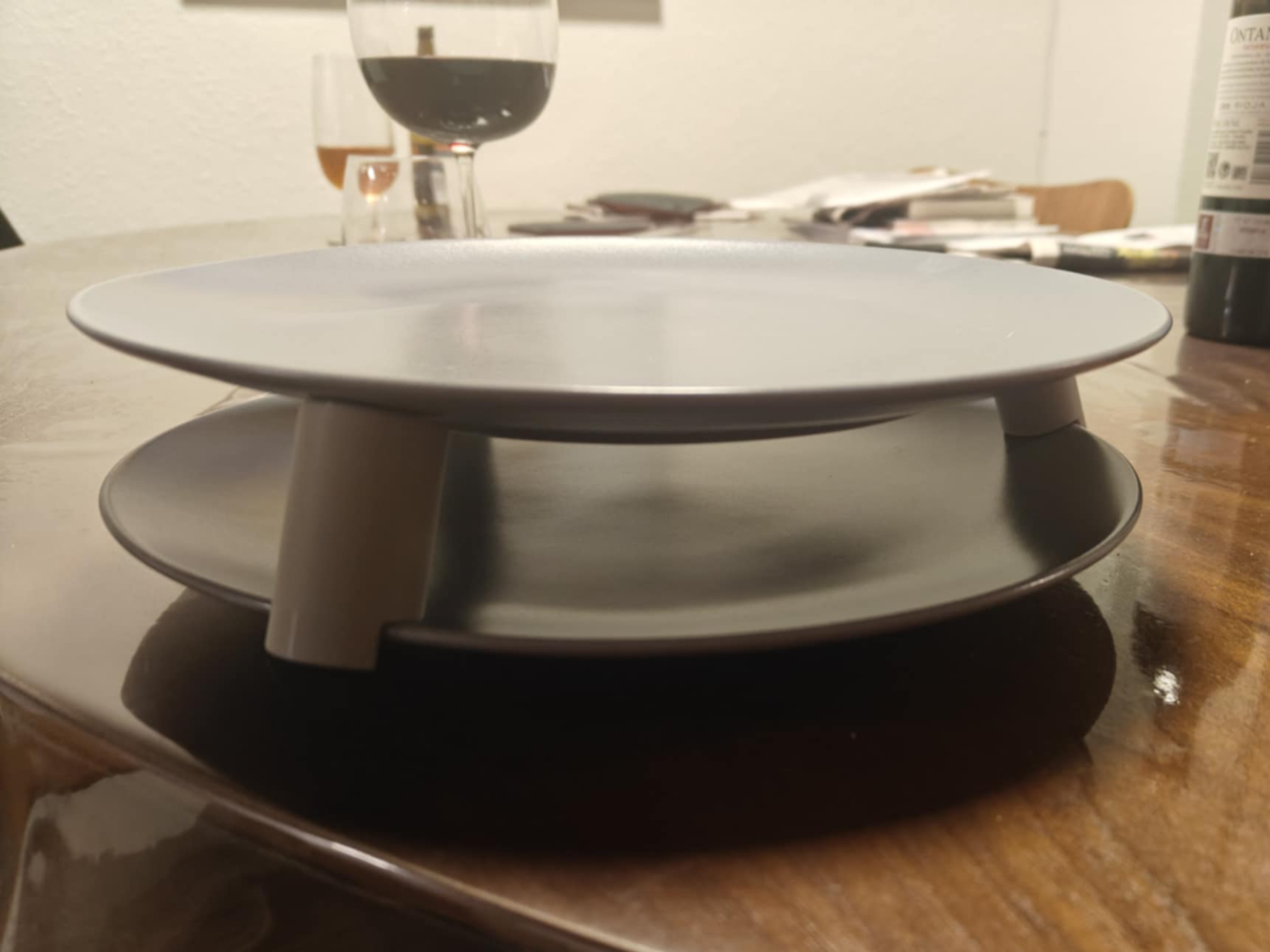 Plate spacer