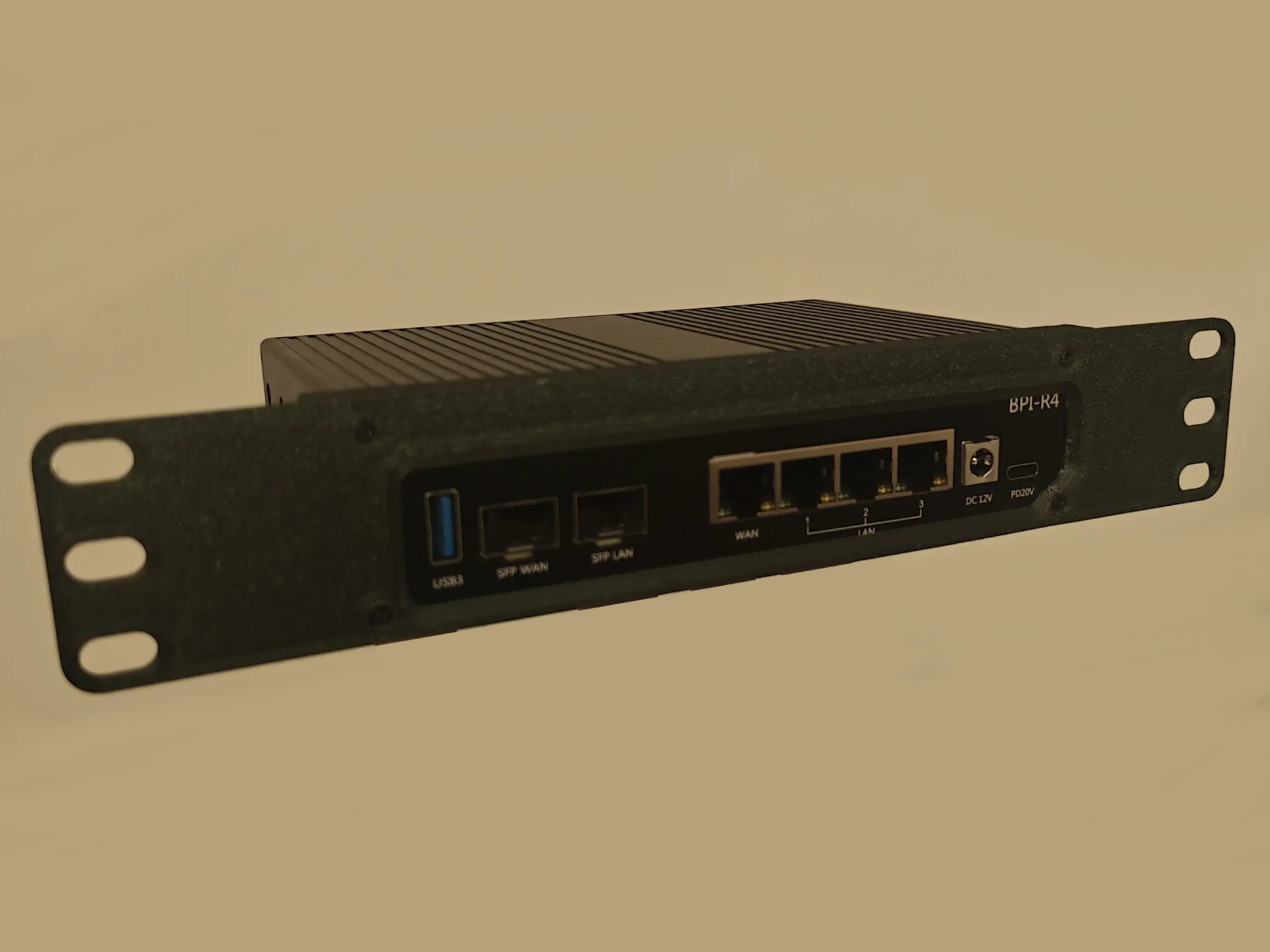 10" Rack Mount for Banana PI R4 with Case