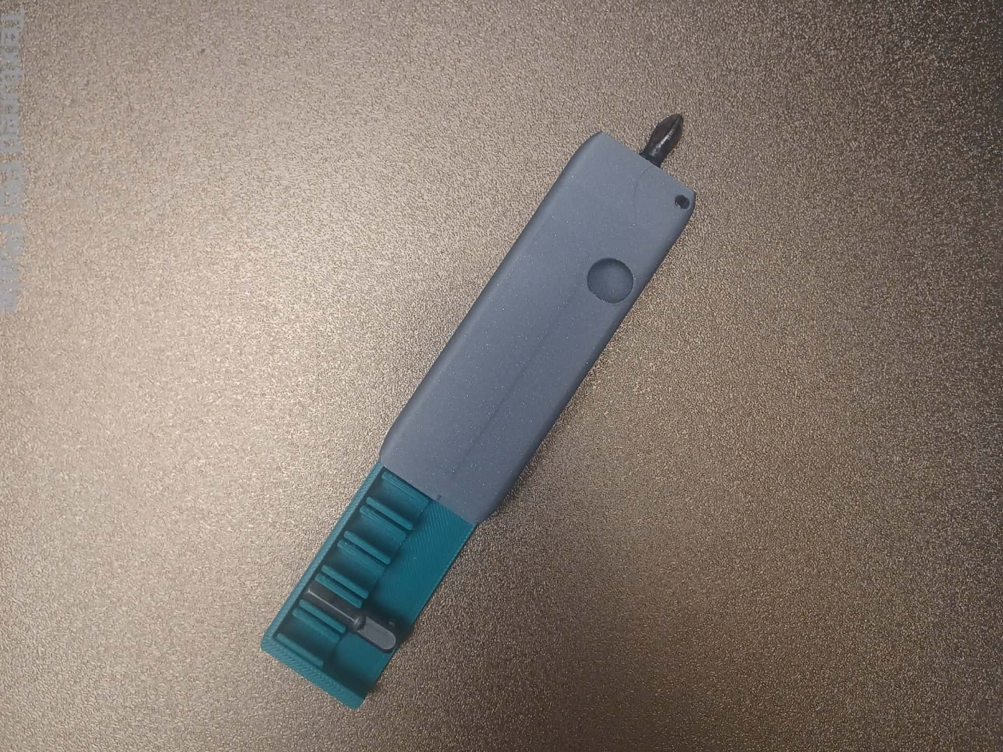 Slimline Keychain Screw Driver and Bit Holder