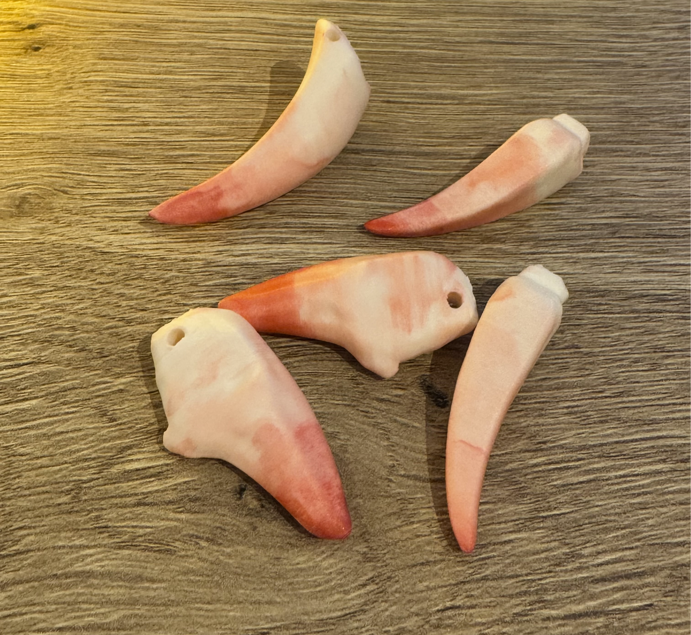 Vampire Teeth (Necklace)