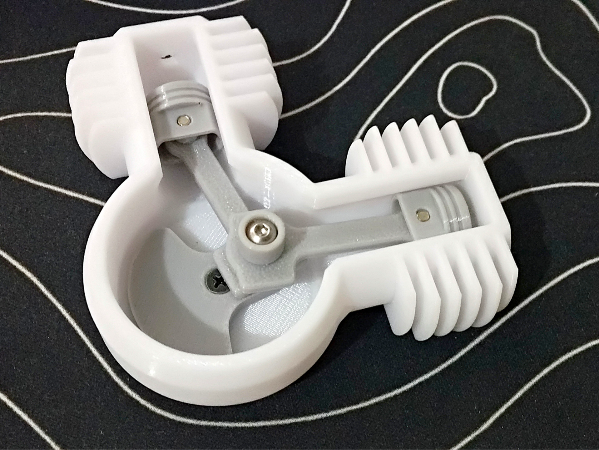 V-twin 90° engine fidget