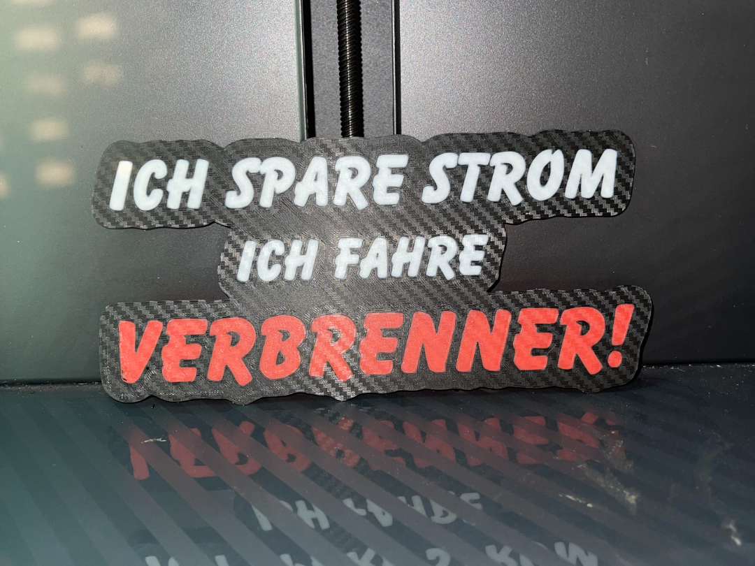 Lustiges Schild: Ich spare Strom...