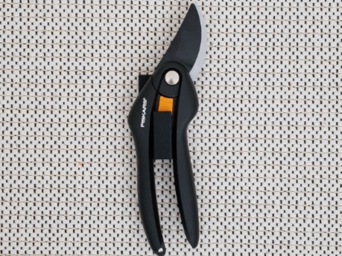 Fiskars P26 Singlestep Bypass Pruner holder