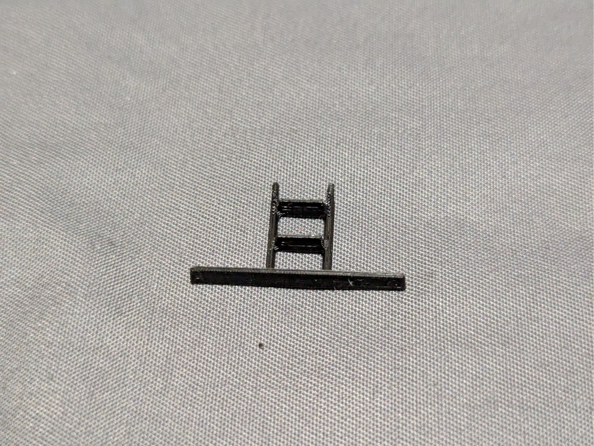 Piko GDR E69 side steps