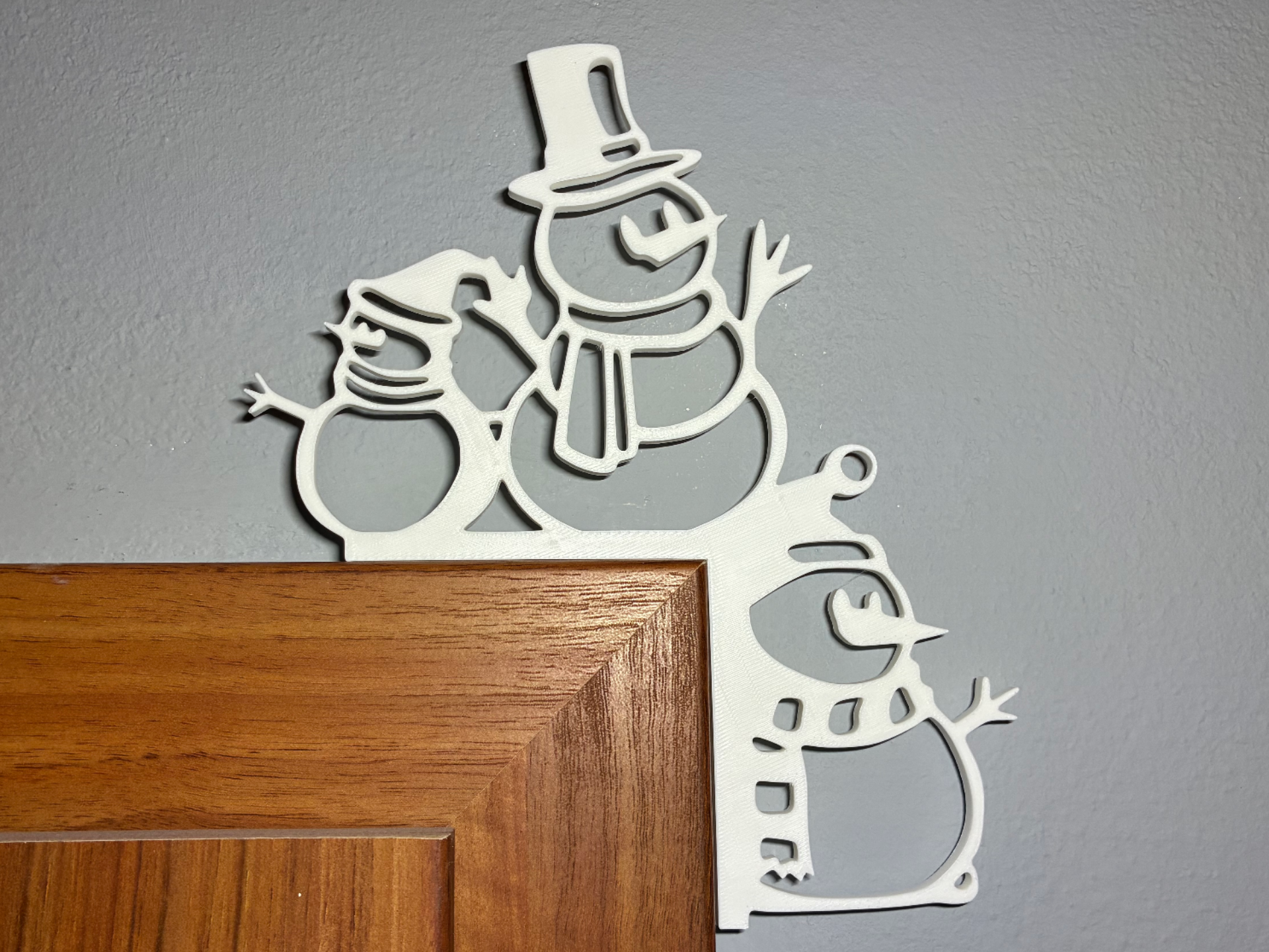 Winter decorations for doors