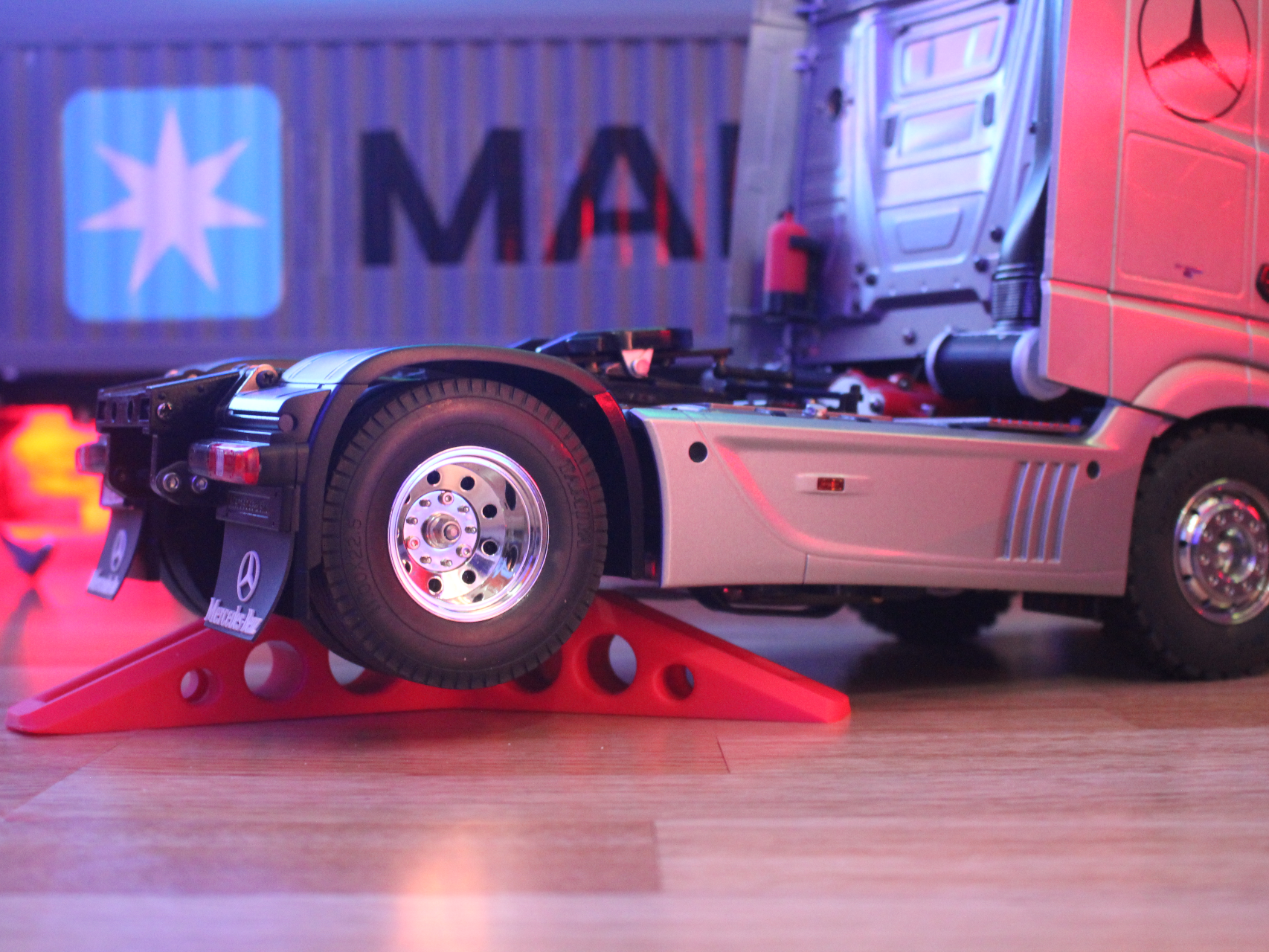 Karlz Tamiya Back Wheels Lift Test Stand! 