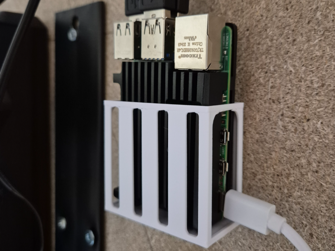 Raspberry Pi wall mount