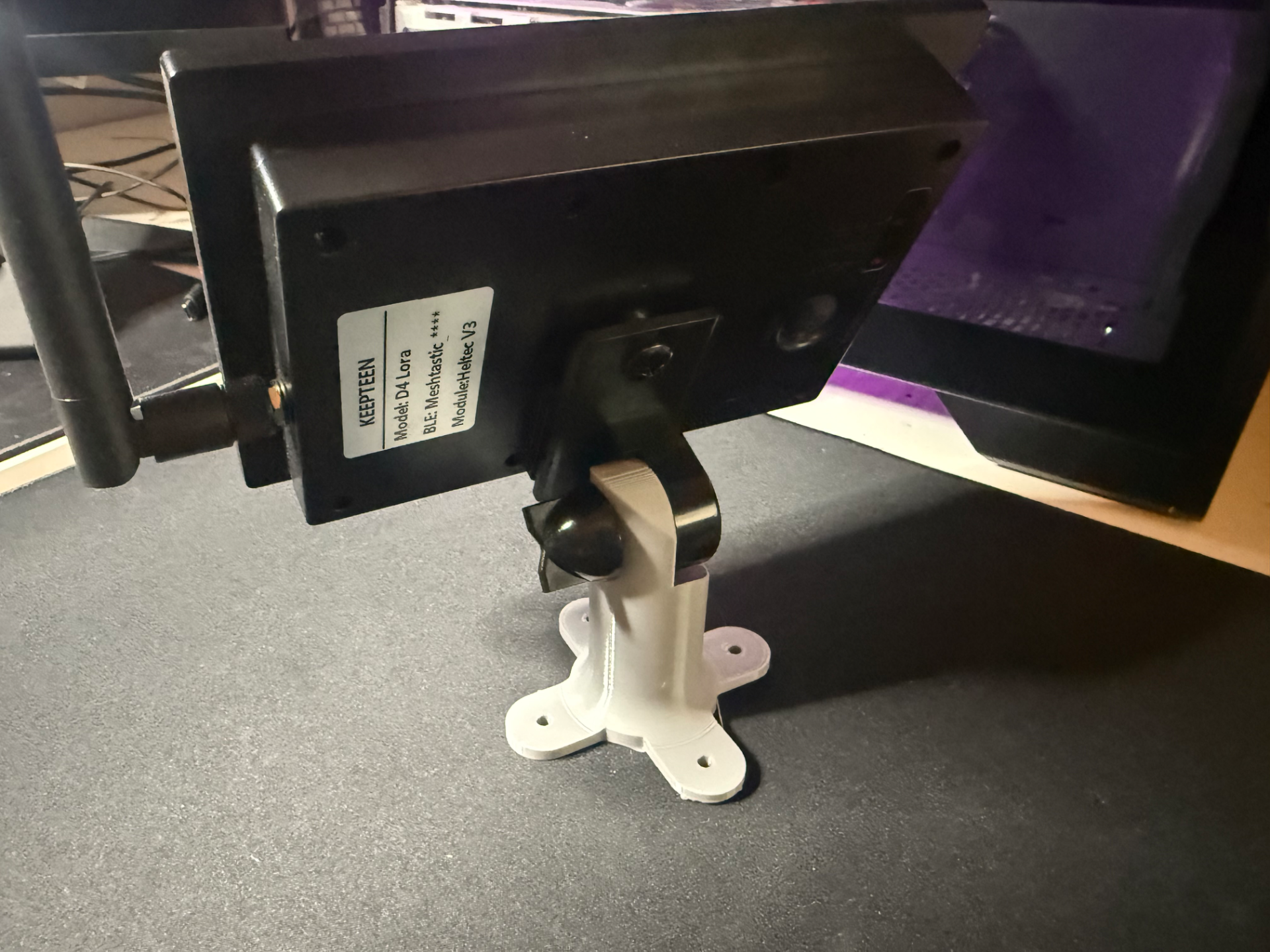 D4 LoRa meshtastic  wall mount