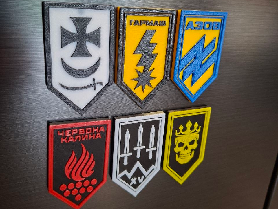 1st Ukrainian Corps Brigade insignias