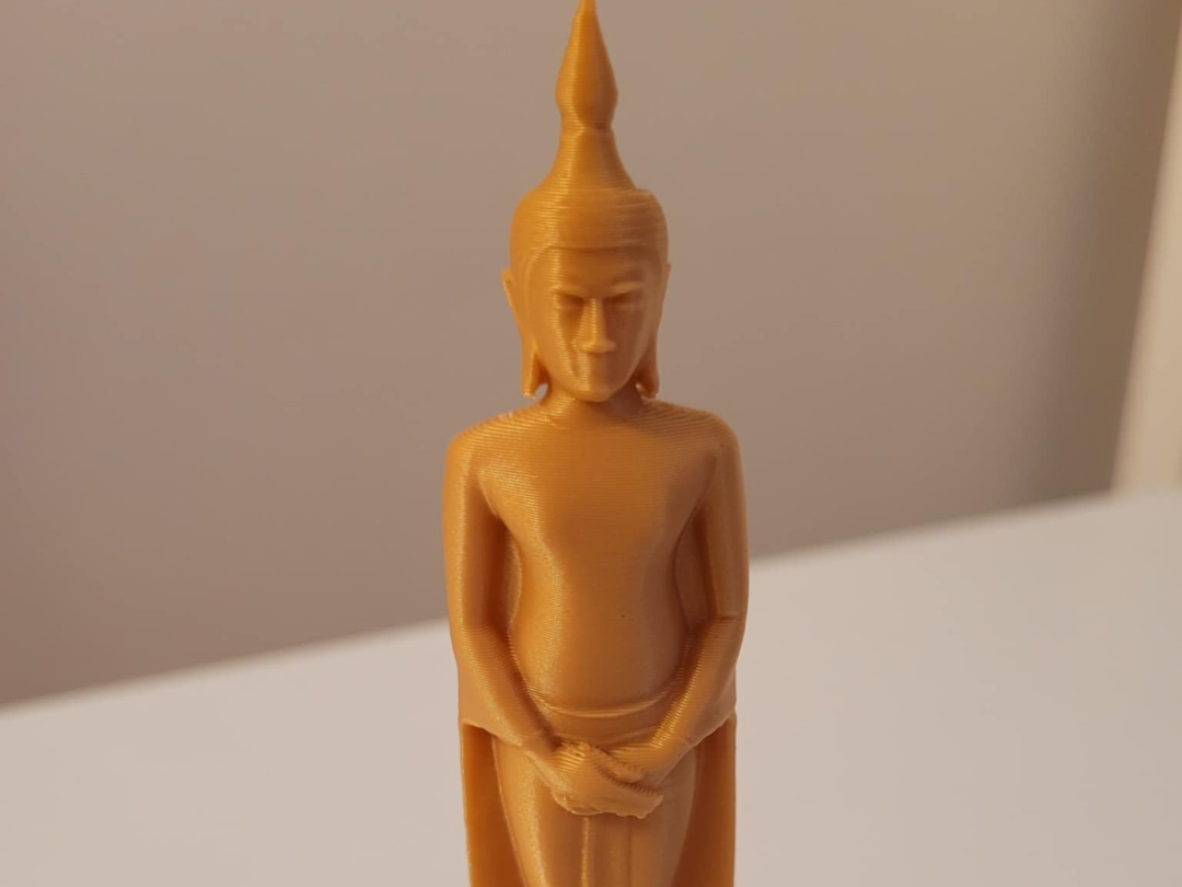 Small standing budda