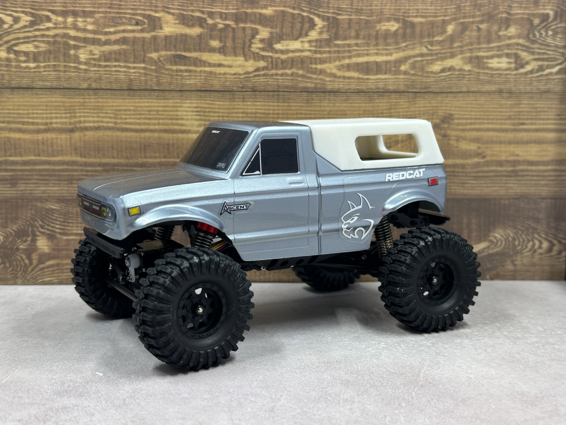Ascent 32 - Bed Caps and Roof Rack