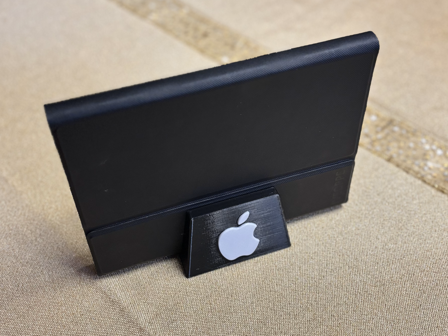 ipad stand with logo 22 + 10mm (no AMA needed)