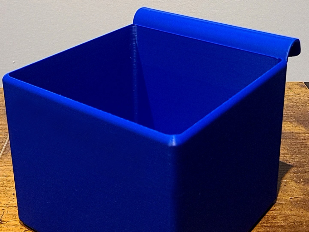 Bin/Box to hang on a 20mm tube
