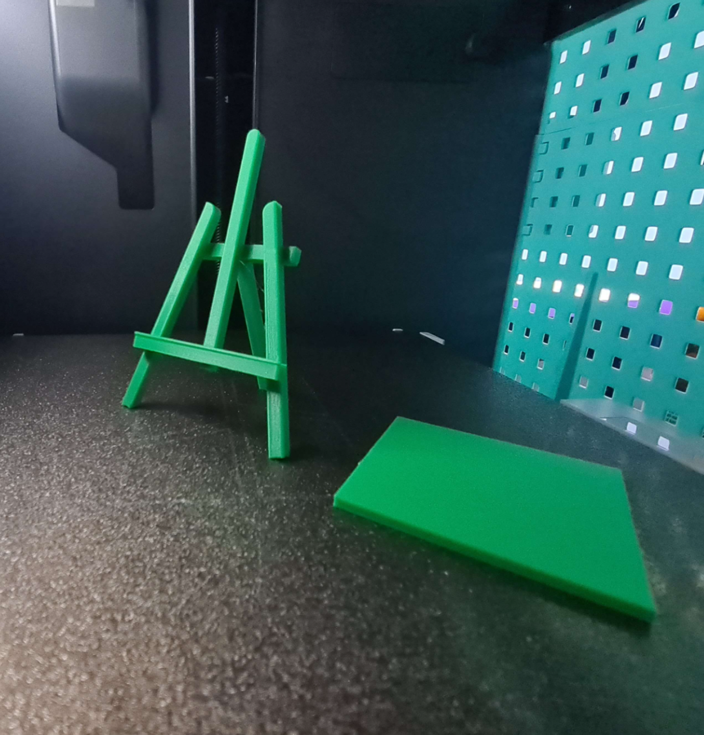 Easel With Canvas - Make It Your Own!