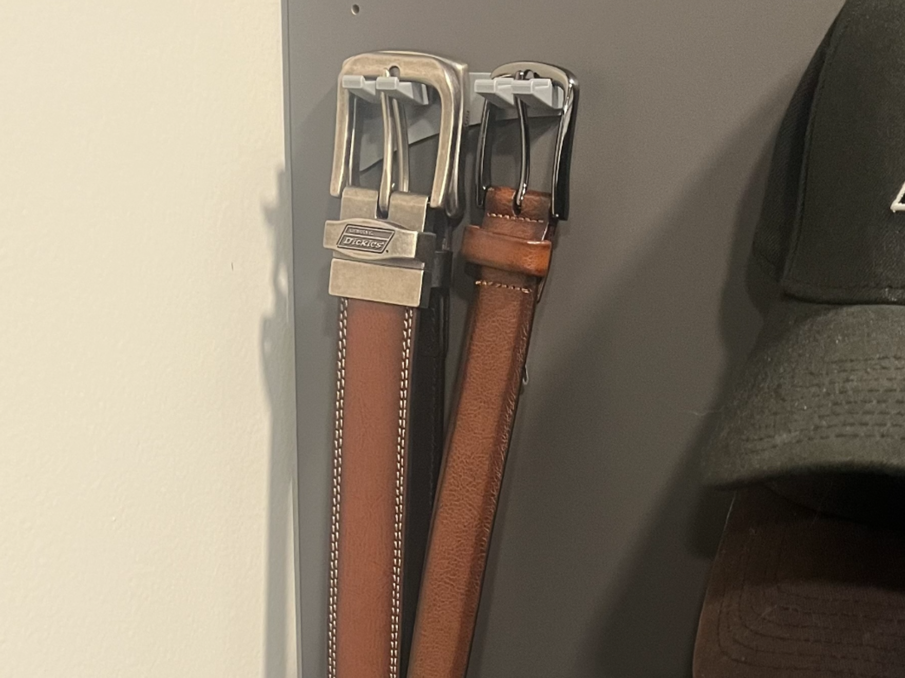 Belt holder for IKEA AURDAL system