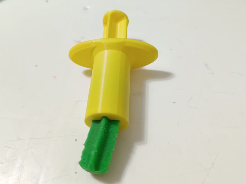 Tube with plunger for Star-shaped Play-Doh
