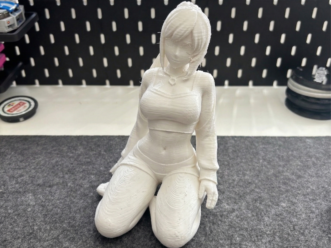 Casual Streetwear Girl - Kneeling Anime Figure