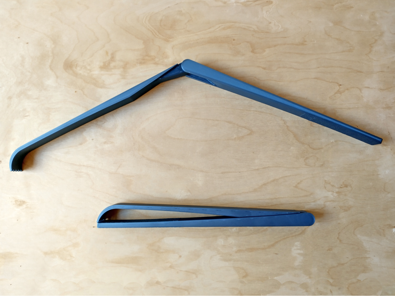 Folding Back Scratcher