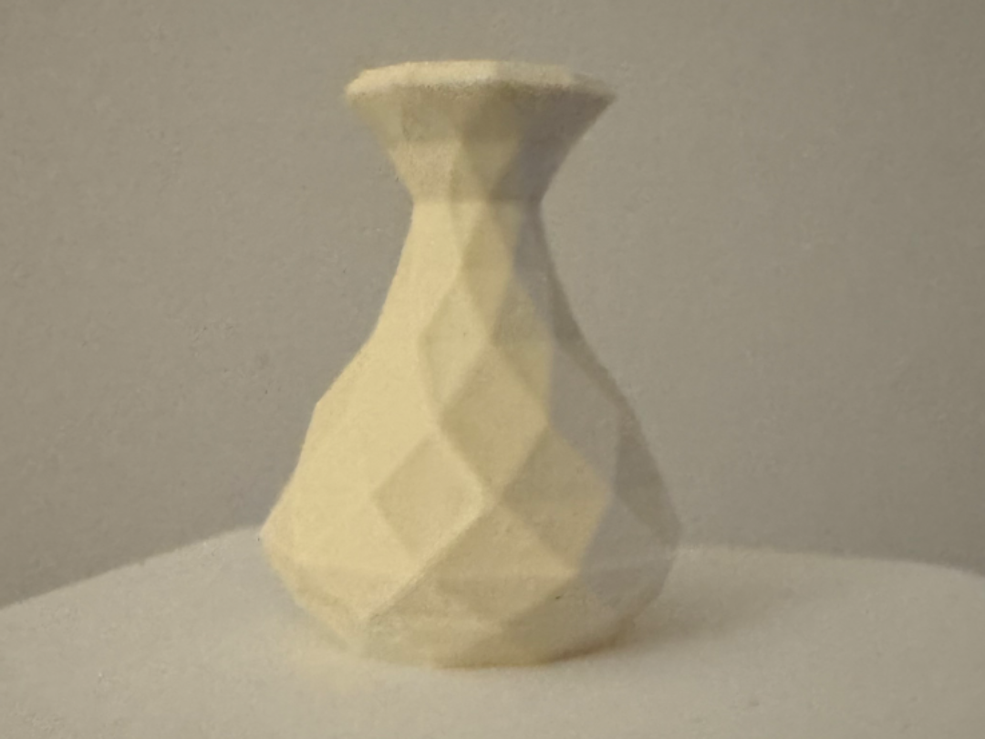 Tiny poly vase