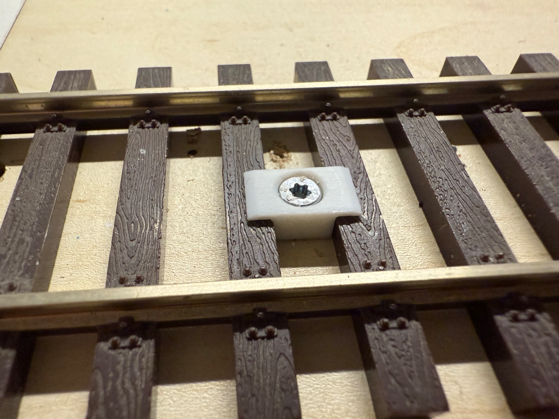 Rail Clamps Gauge 0 (Lenz/Peco)