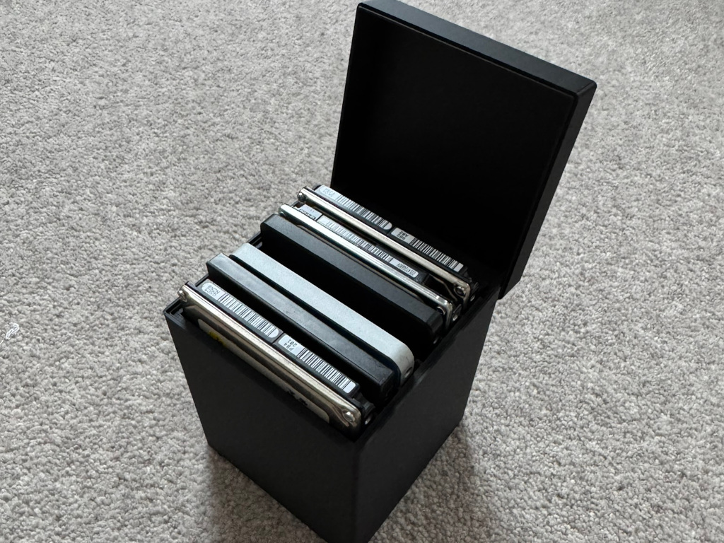 2.5" (inch) Hard Disk Storage Box