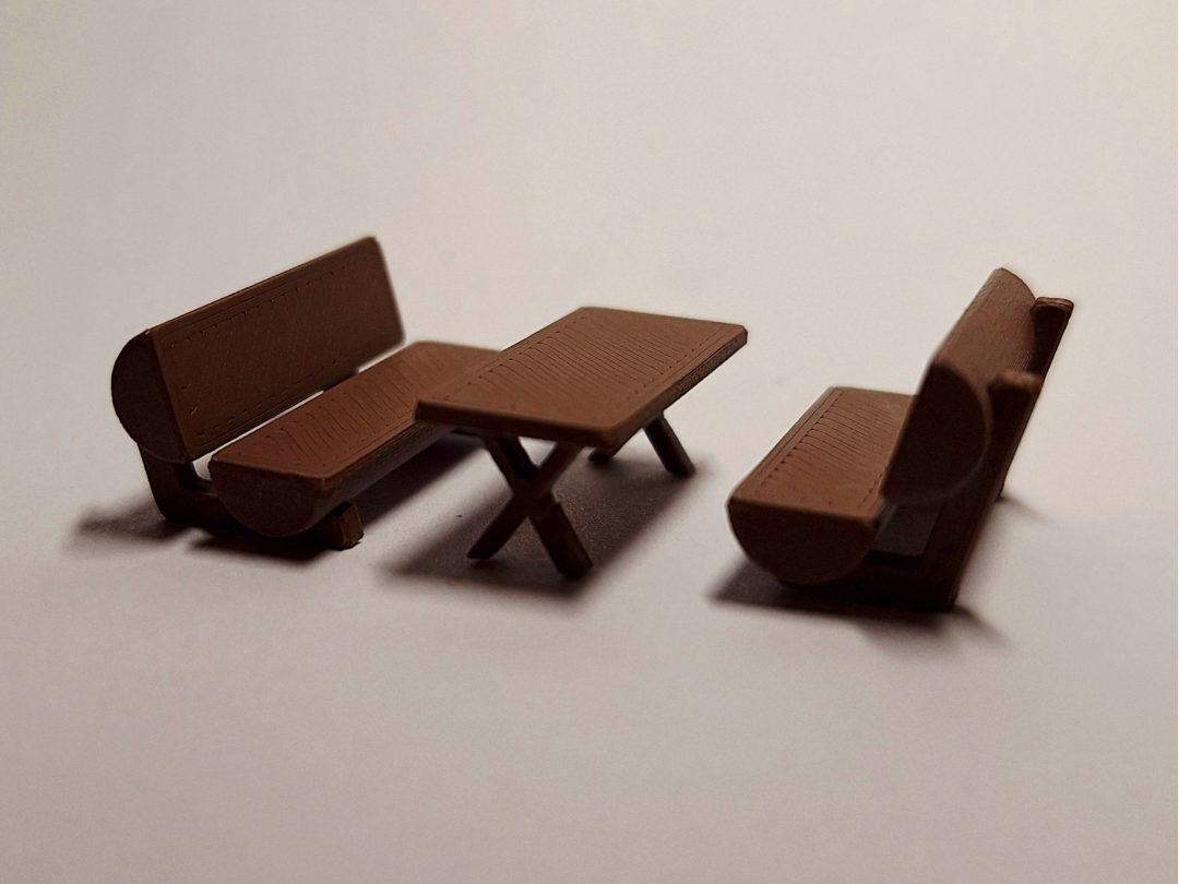 H0 1:87 wooden bench and table