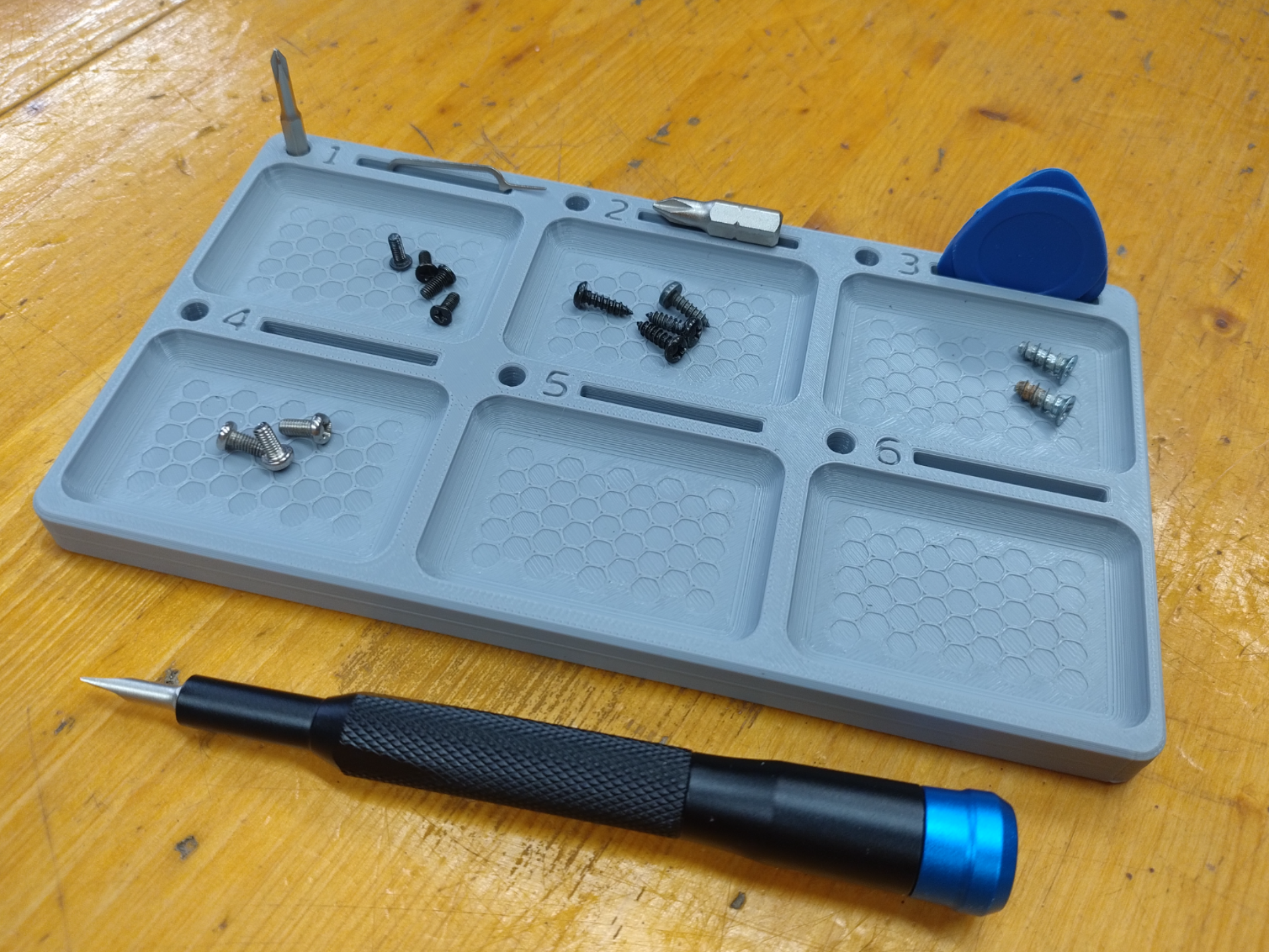 Screws Tray