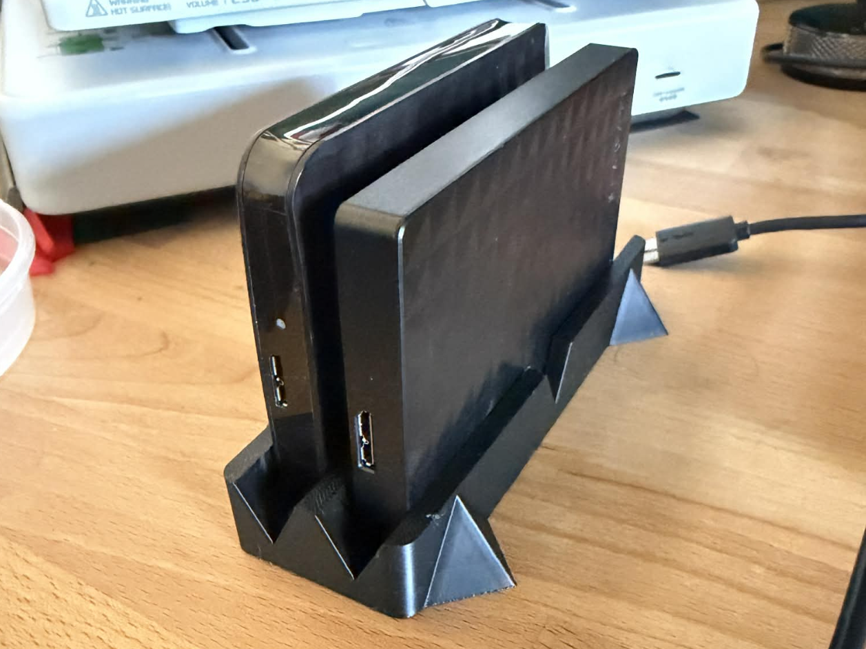 Simple Portable HDD Stand