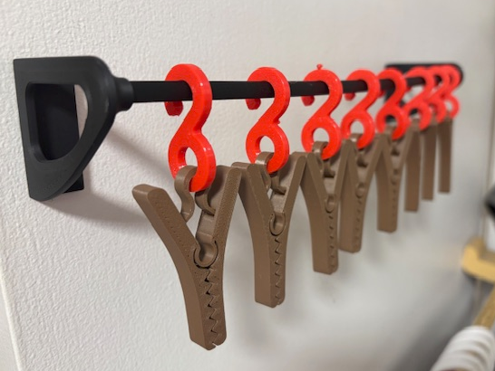 Mini hanging pole