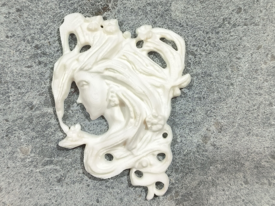 Frauenkopf Relief im Jugendstil Magnet
