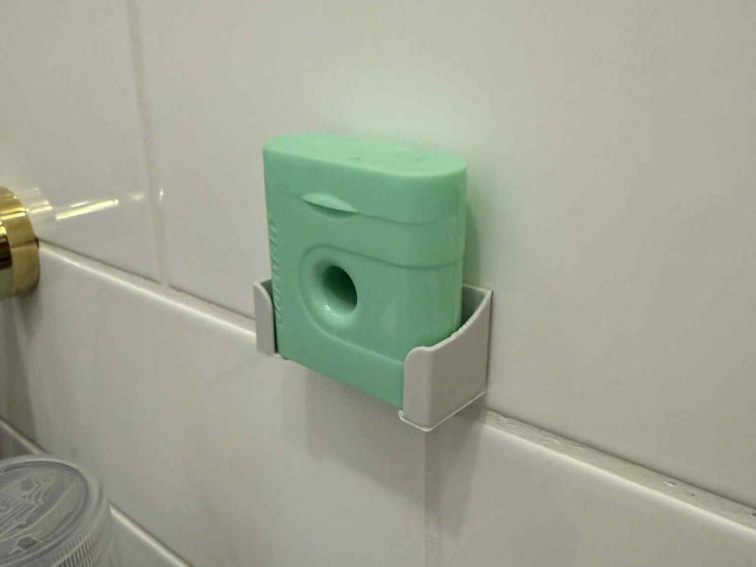 Minimalist Dental Floss Wall Mount
