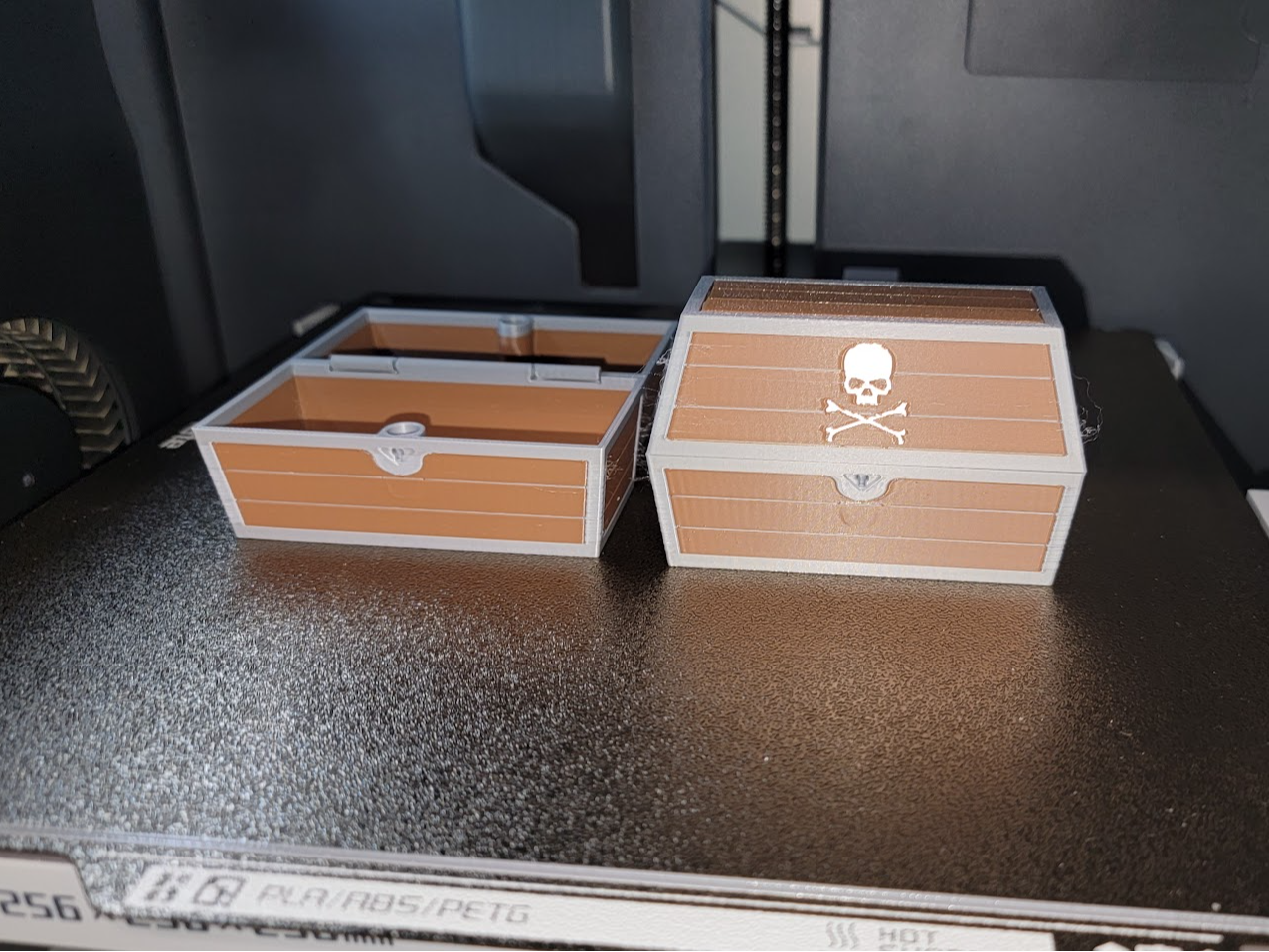 Print in Place Treasure Chest with magnet lock