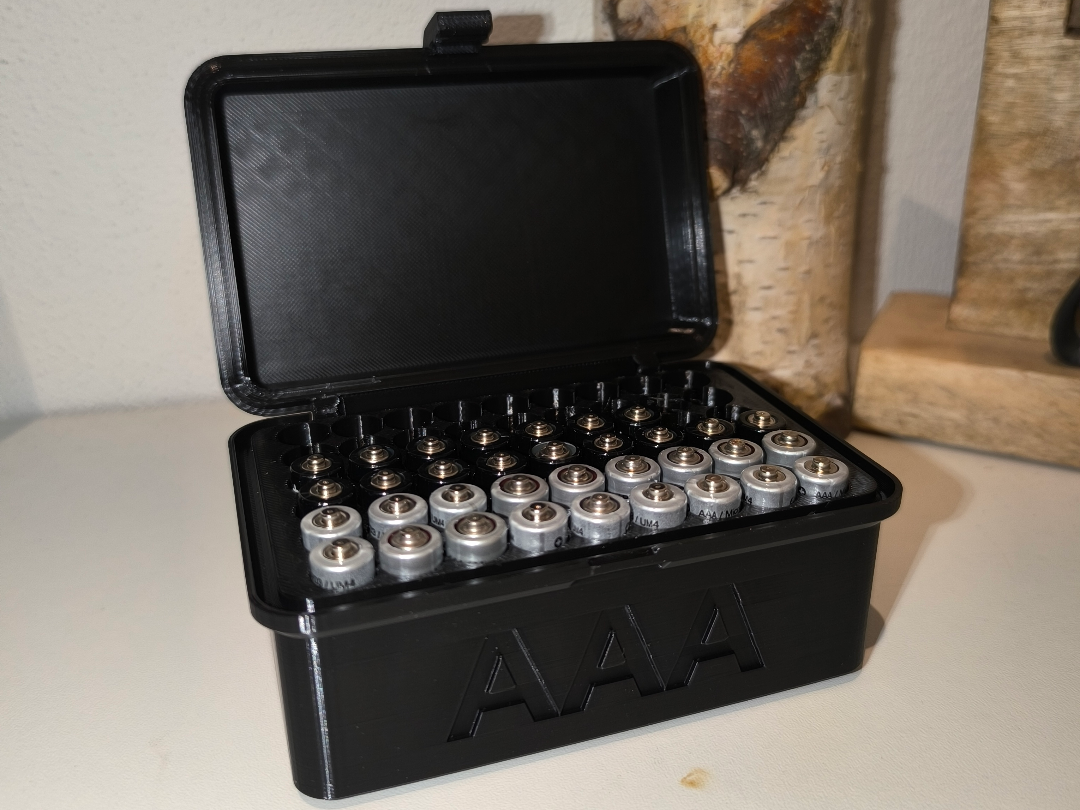 AAA-Box Klappdeckel für 54 Batterien