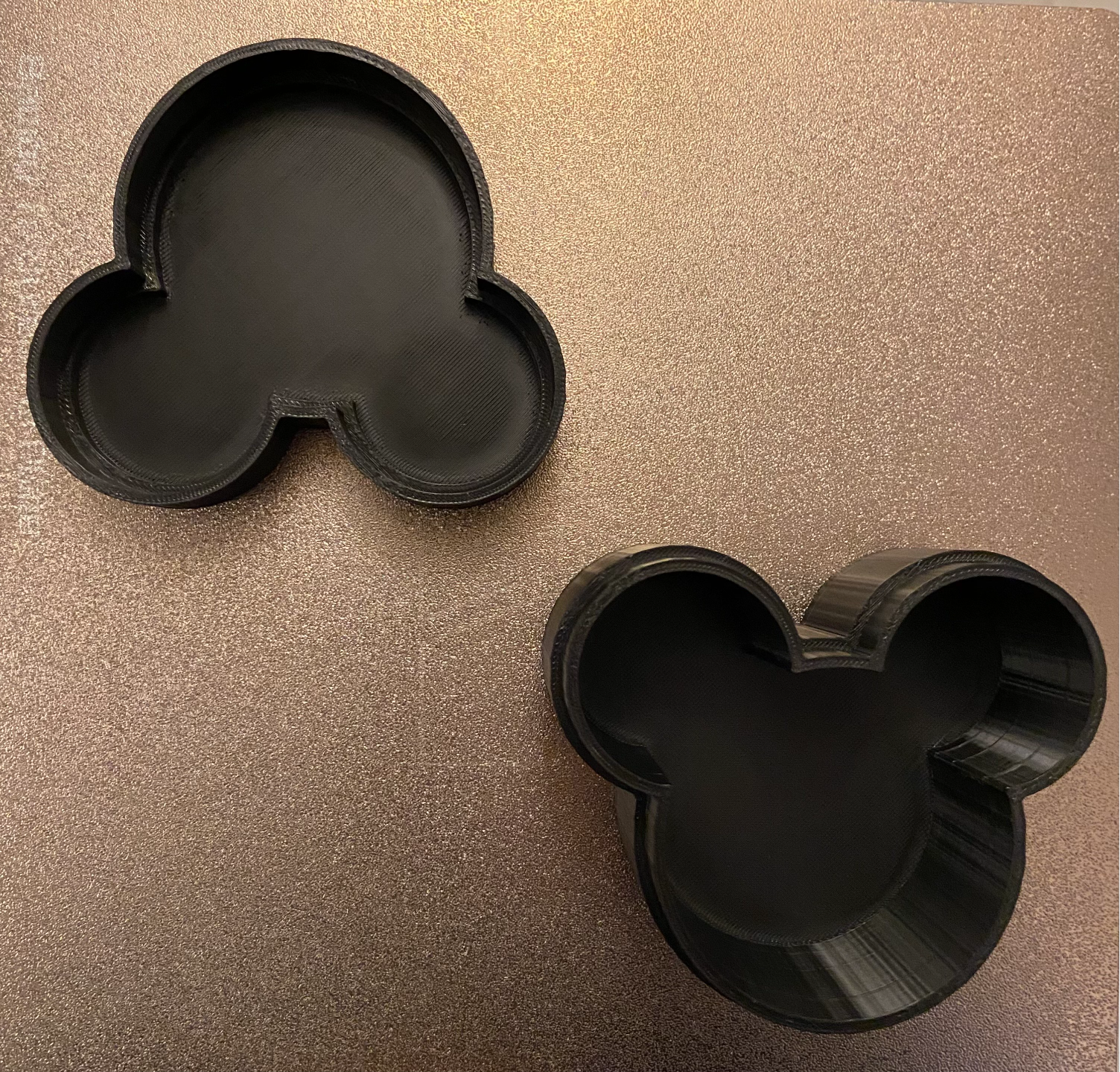 Medium Size Mickey Mouse Push Shut Box