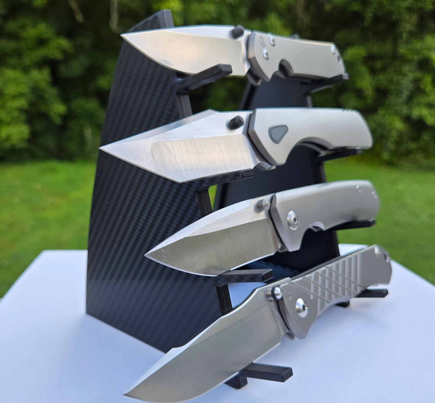 Knife Display Stand - Closed sides