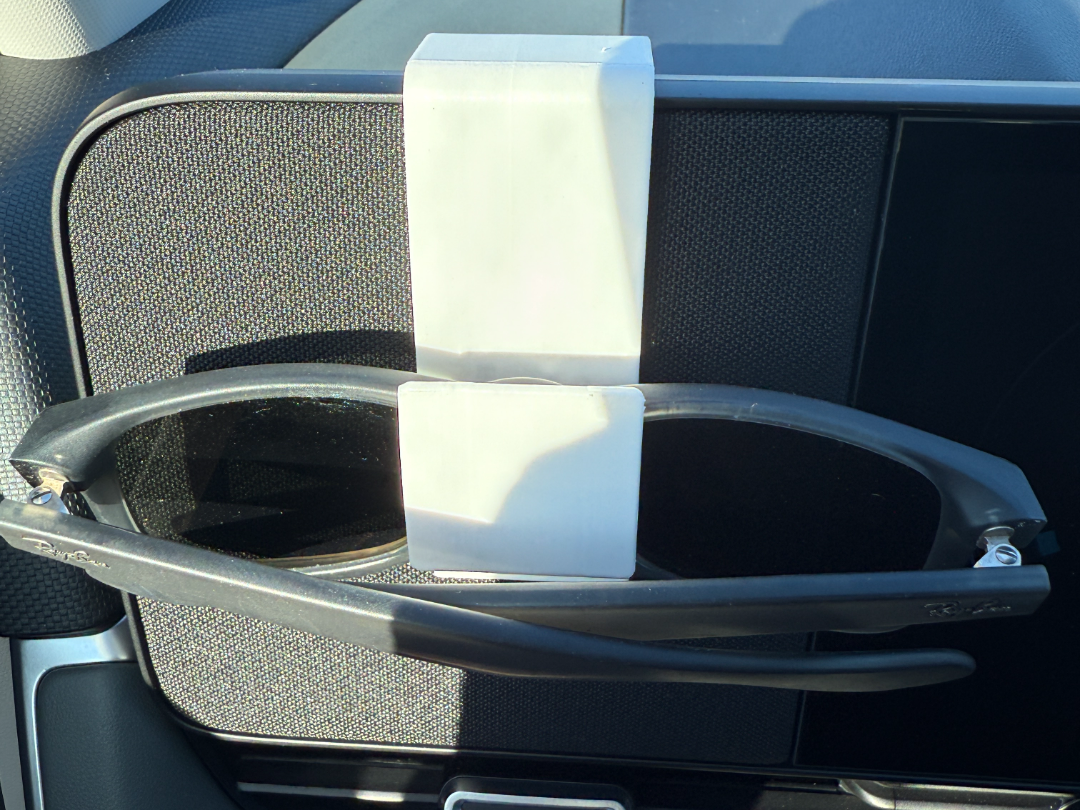 Ioniq 5 Glasses Holder (optional magnets)