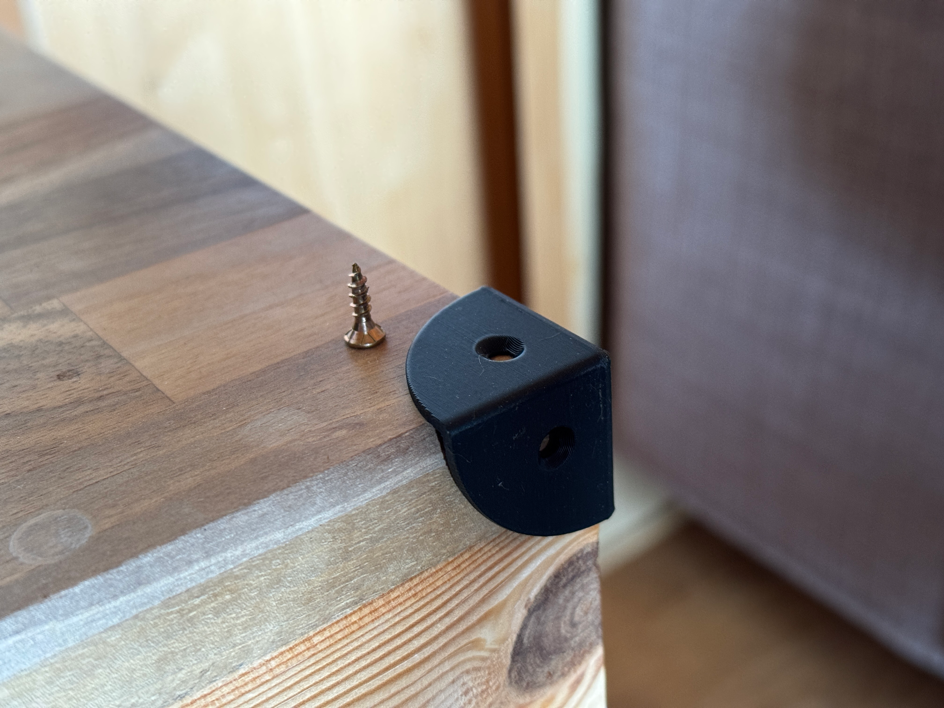 Outer corner protection / enforcer for furniture