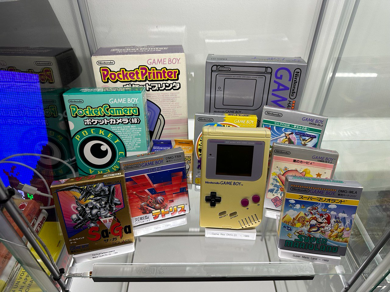 Gameboy Display Stand (console and accessories)