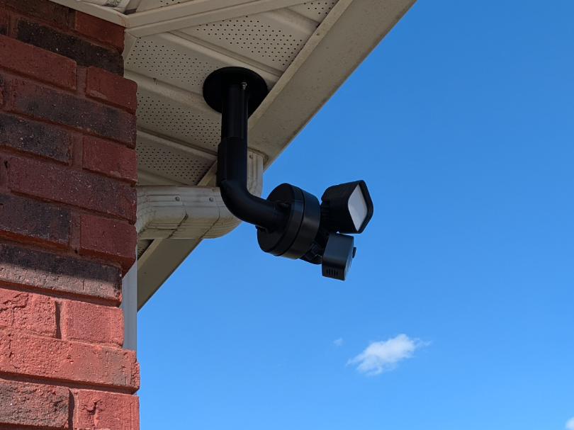 Blink wired floodlight camera extendtion mount