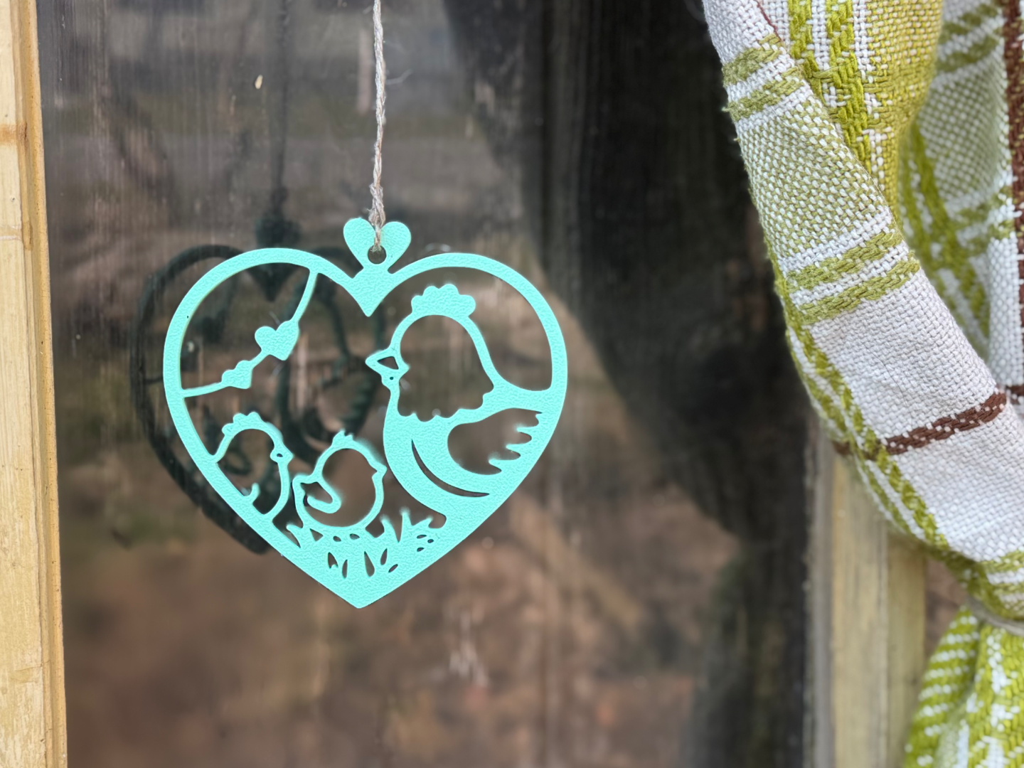 Easter spring window decoration - Chicken mama